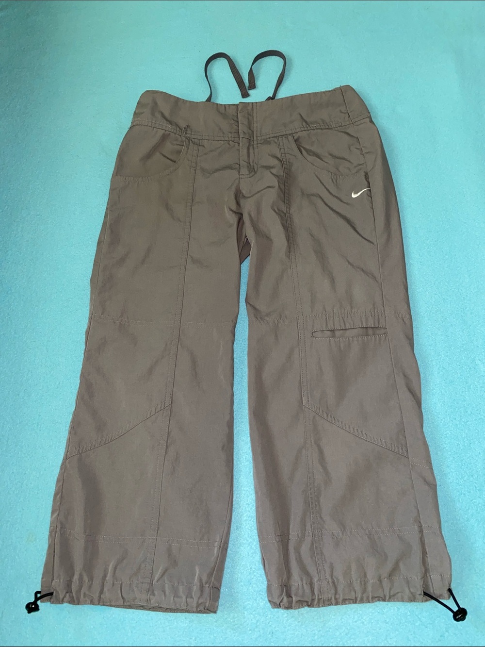 NIKE cargo capri hiking toggle drawstring bottoms phone pocket gray NEW size M